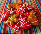 Красочные Рождественские печенья сделаны с различными мотивами Рождества домашнее